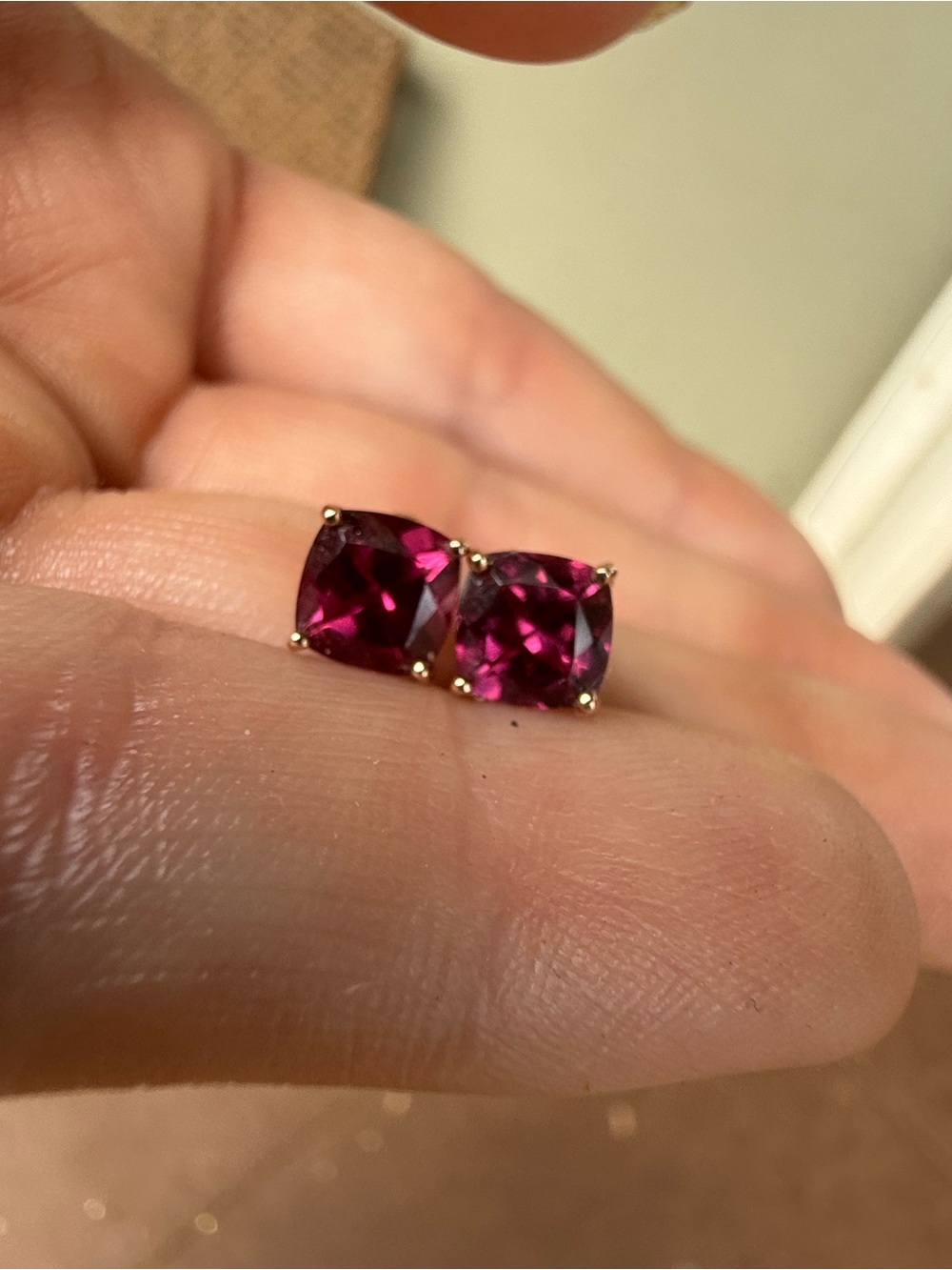 2.00carats solid 10k rose gold genuine grape garnet earrings-new - Picture 6 of 14